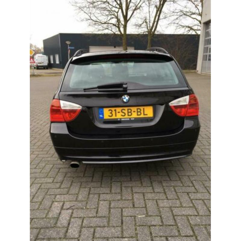 BMW 3-Serie 2.0 I 320 Touring AUT 2005 Zwart