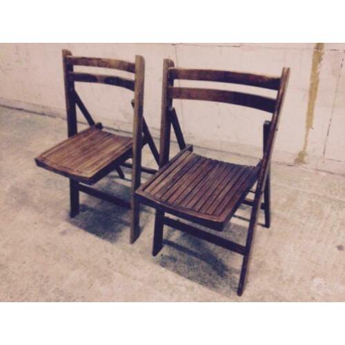 2 oude houten klapstoelen goede zit