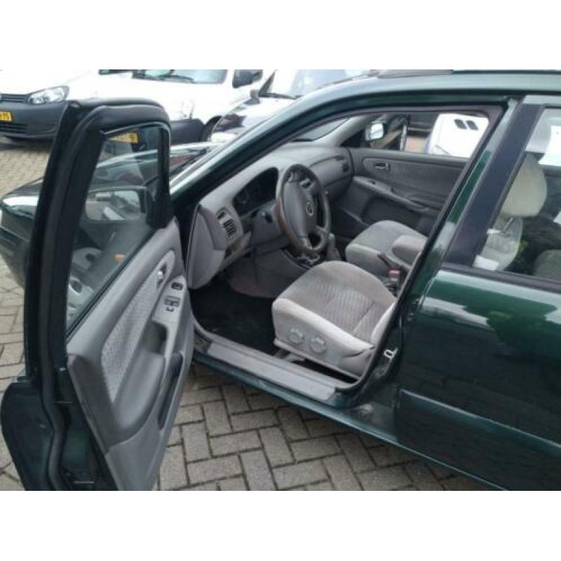 Mazda 626 1.8 Wagon Comfort 2000 Groen trekhaak airco cv