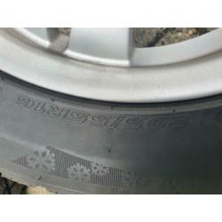 BMW 3 serie winterbanden en velgen 4.0 mm 16 inch .