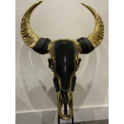 Angela gomes - The golden beauty Buffalo schedel swarovski