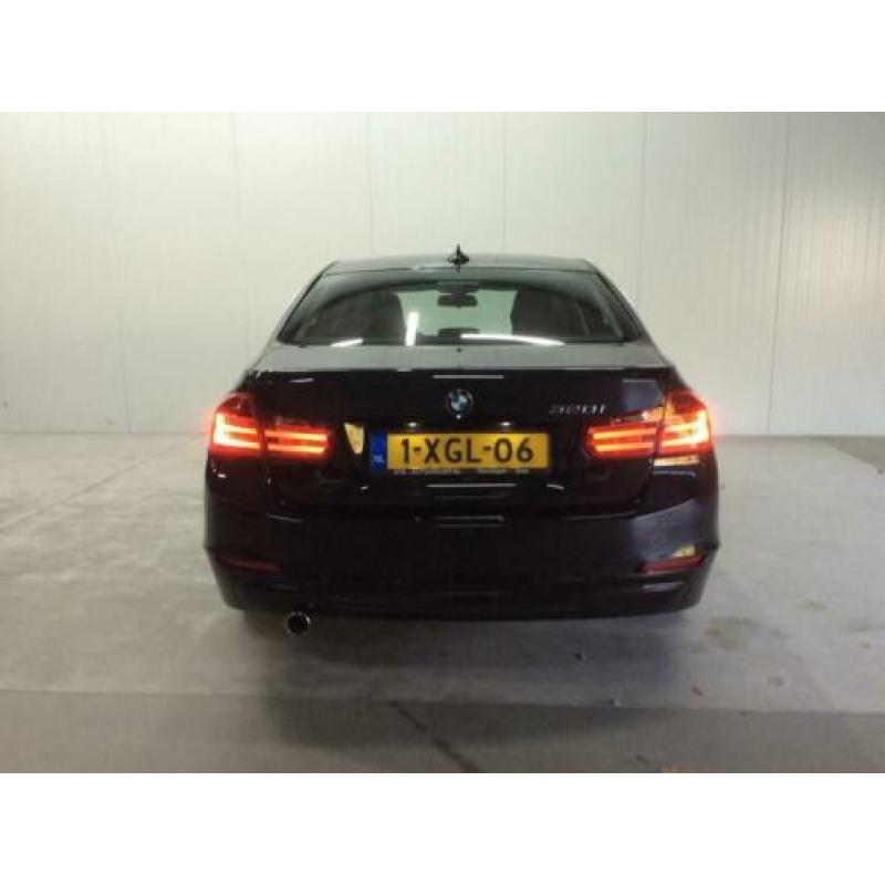 BMW 3-Serie 320i 184pk Aut Executive