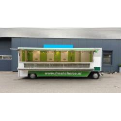 Verkoopwagen voor olijven, kaas, kip, broodjes enz.