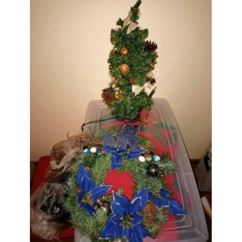 Veel soorten kerstspullen + boom