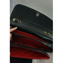 Chanel flap bag tas zwart chain ketting CC button patch