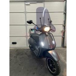 Vespa sprint 2017 Full option! “Louis Vuitton” VERKOCHT!!!