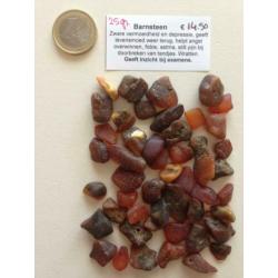 25 en 50 gram edelstenen o.a. Barnsteen en Bergkristal