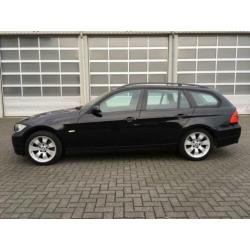 BMW 3-Serie 2.0 I 320 Touring AUT 2005 Zwart