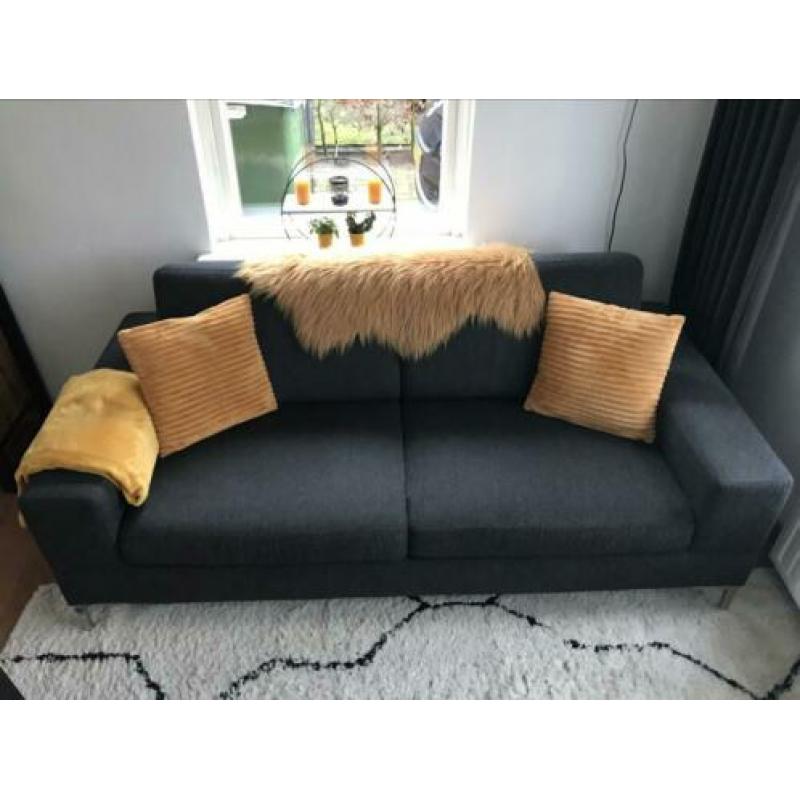 Mooie 3 zits bank kleur antraciet/zwart