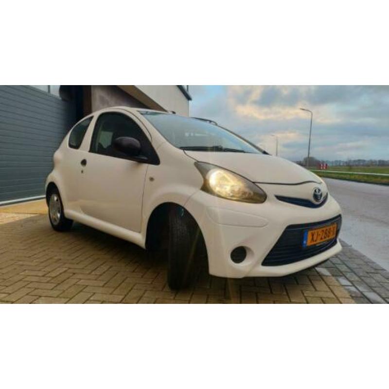 Toyota Aygo 1.0 12V Vvt-i 3DRS MMT 2012 Wit