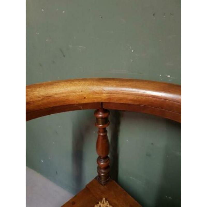 Stel Oude Beukenhouten Hoekstoelen. €100,-.