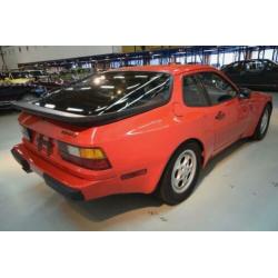 Porsche 944