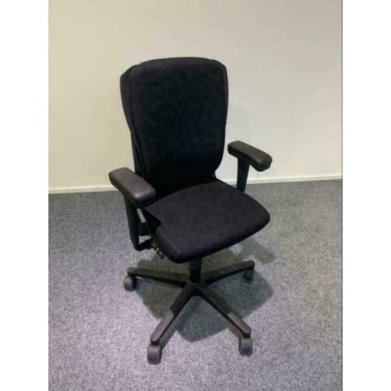 Ahrend 230 / Nieuwe stof / Refurbished