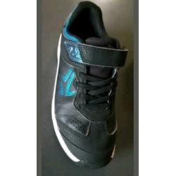 Nette gym schoenen Artengo maat 34 Zwart met blauw galaxy