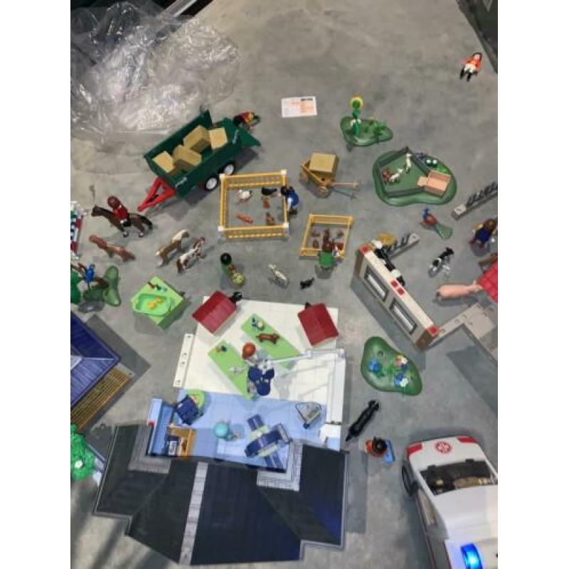 Playmobil boerderij ambulance met licht dierenkliniek