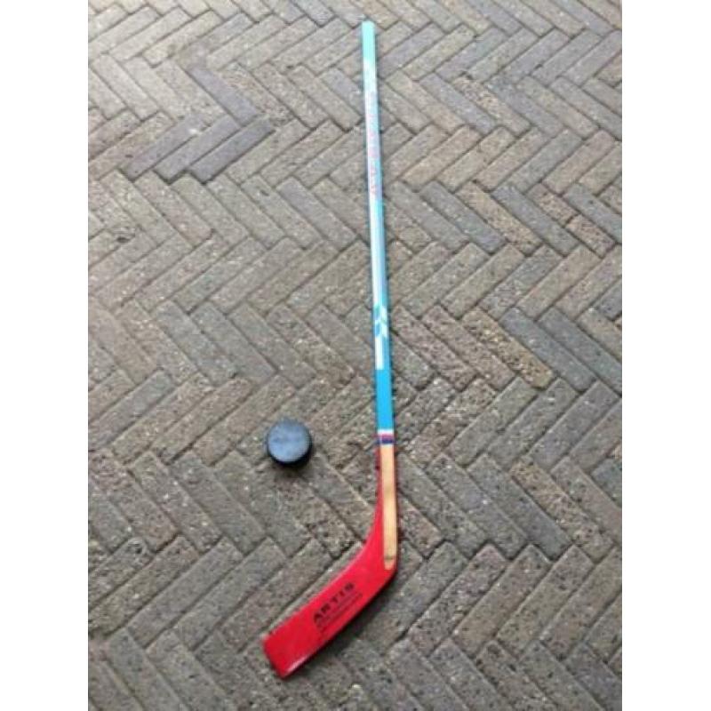 ijshockeystick met puck