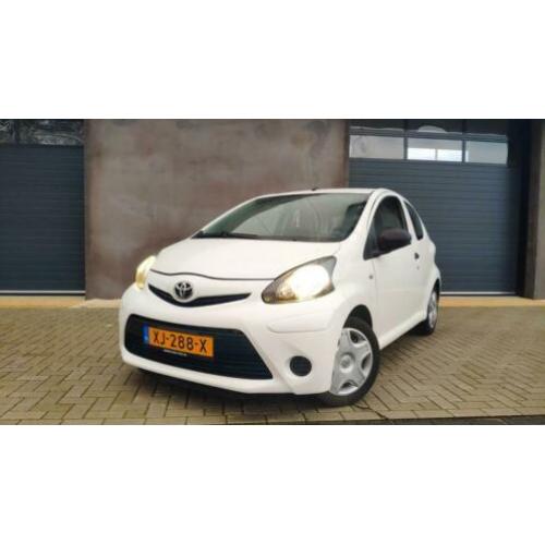 Toyota Aygo 1.0 12V Vvt-i 3DRS MMT 2012 Wit