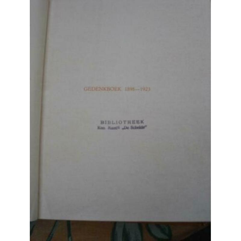 Gedenkboek 1898-1923 koningin wilhelmina