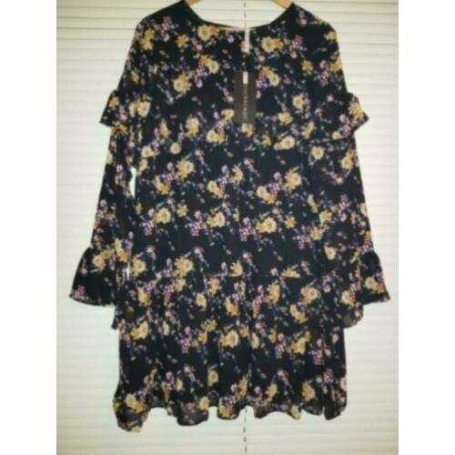 NIEUW jurk/tuniek met zwart en bloemen XXL