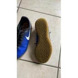 Nike schoenen blauw met zwart maat 36