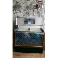 Ami r_81 jukebox. Gevuld met 100 singels.