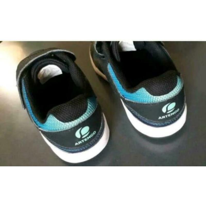 Nette gym schoenen Artengo maat 34 Zwart met blauw galaxy