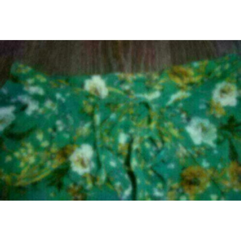 Short mt S,groen gebloemd