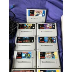 Super Nintendo met 13 games en controllers