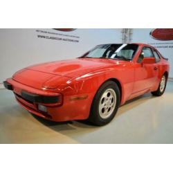 Porsche 944