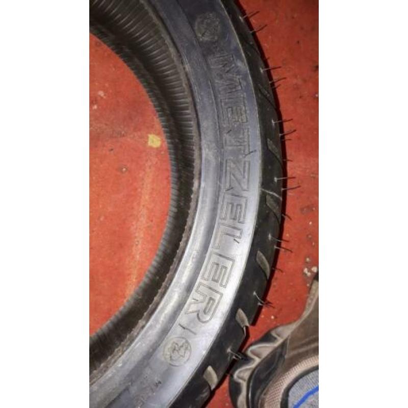 Metzeler achterband. Nieuw. 180/55 ZR 17