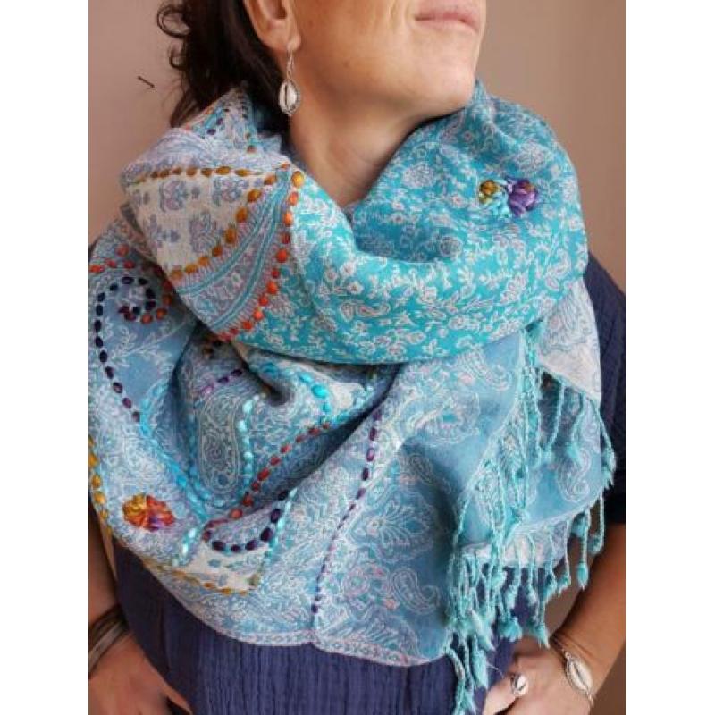 Handgeborduurde shawls uit Nepal nu in de SALE