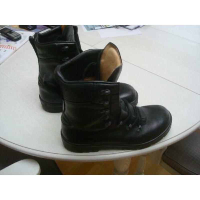 Zwarte legerkisten/schoenen maat 285/44,5 a 45