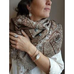 Handgeborduurde shawls uit Nepal nu in de SALE