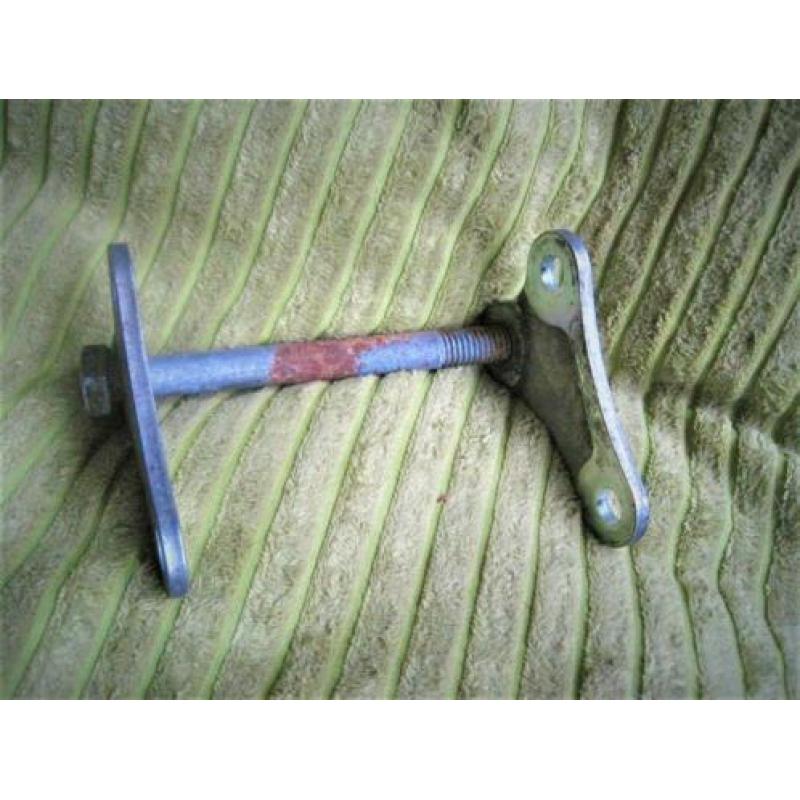 KTM LC4 motorophang bracket motorsteun blokbeugel