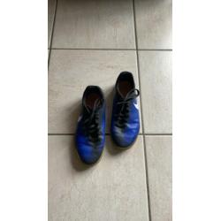 Nike schoenen blauw met zwart maat 36