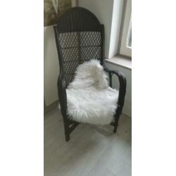 Stoere zwarte rotan stoel