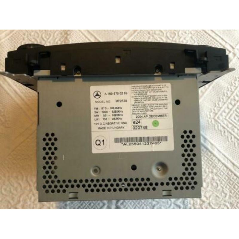 Origineel Mercedes autoradio model MF2550