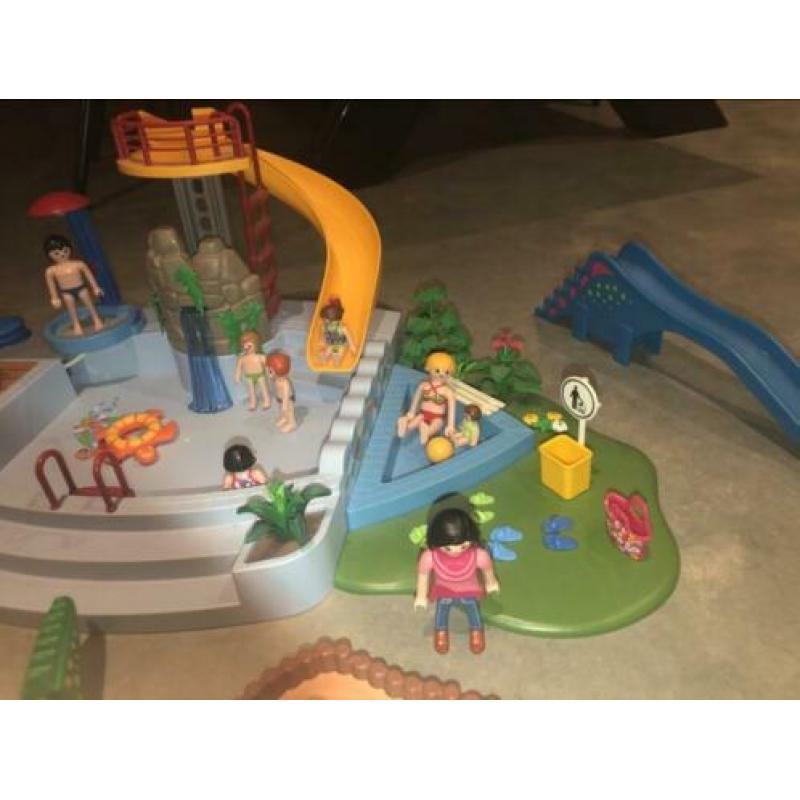 Playmobil zwembad + speeltuin