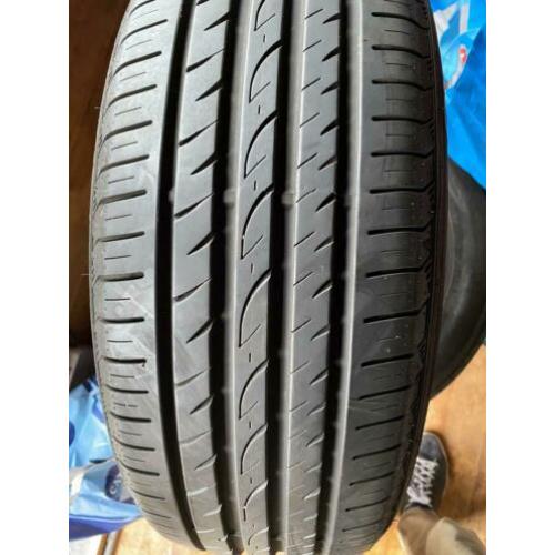 Vier zomerbanden Prestivo 205/55 R16 91V PV-S1