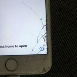 iPhone 7 met kleine barst in het scherm