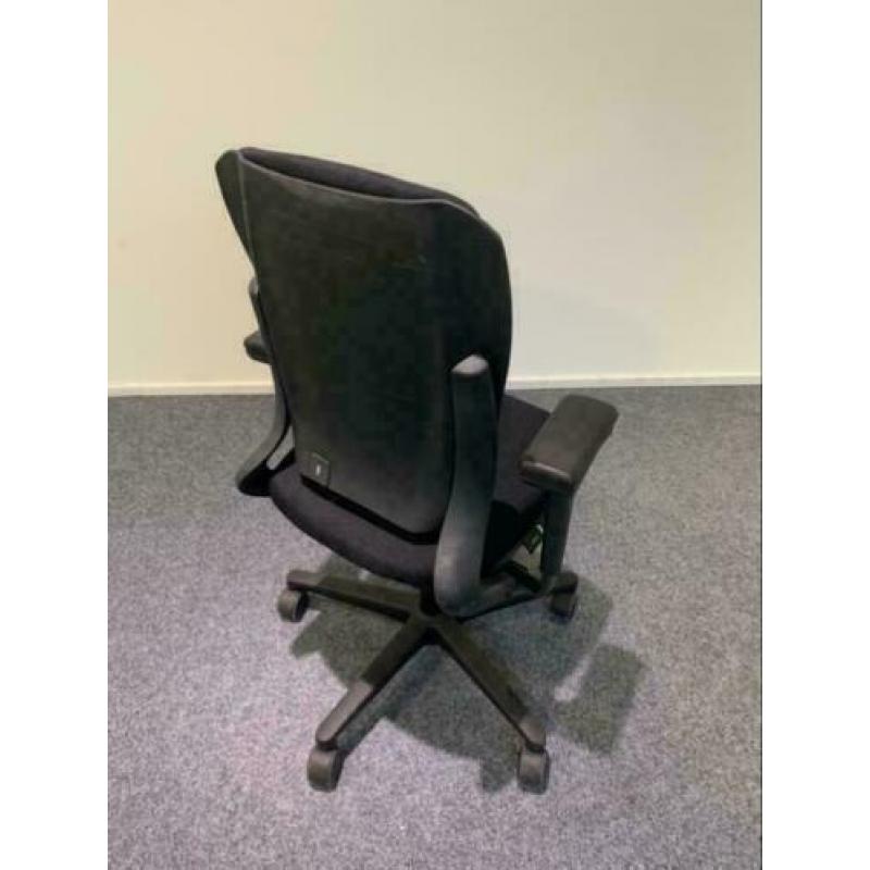Ahrend 230 / Nieuwe stof / Refurbished