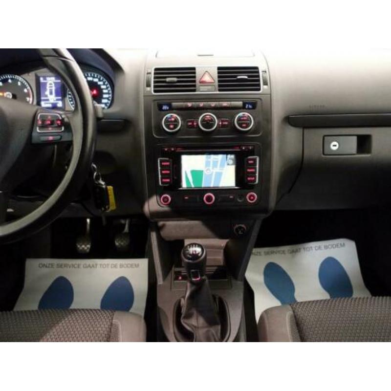 Volkswagen Touran 1.2 TSI Highline BlueMotion 7persoons, Nav