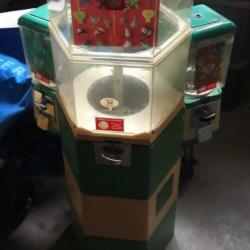 6 hoekige capsule toren + 2 pinda automaten