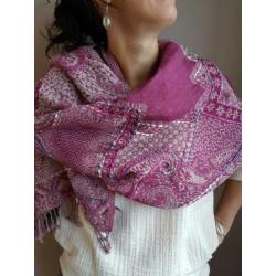 Handgeborduurde shawls uit Nepal nu in de SALE