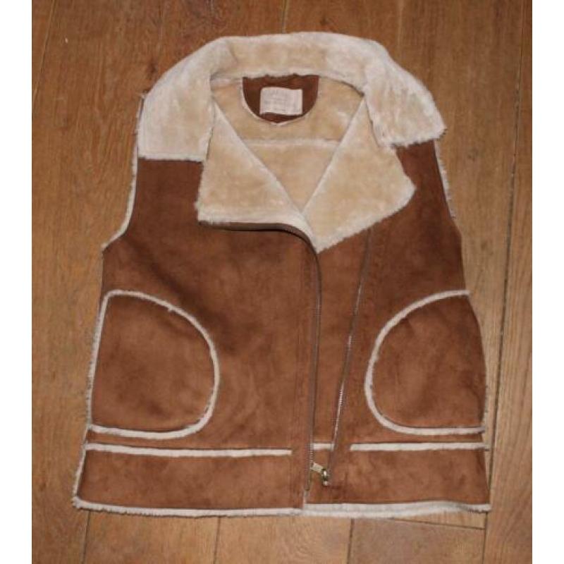 Suede bodywarmer van Zara 152