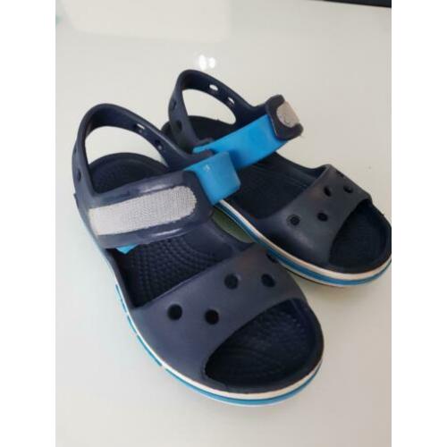 Donkerblauwe sandalen voor een jongen of een meisje crocs C9