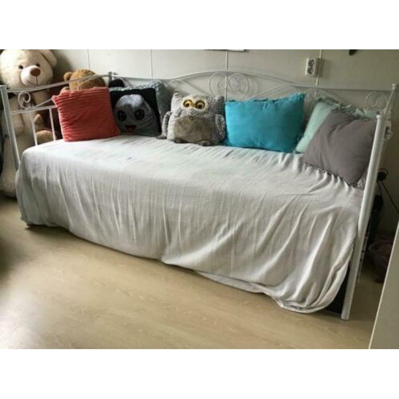 Brocant ijzeren “kinder”bed