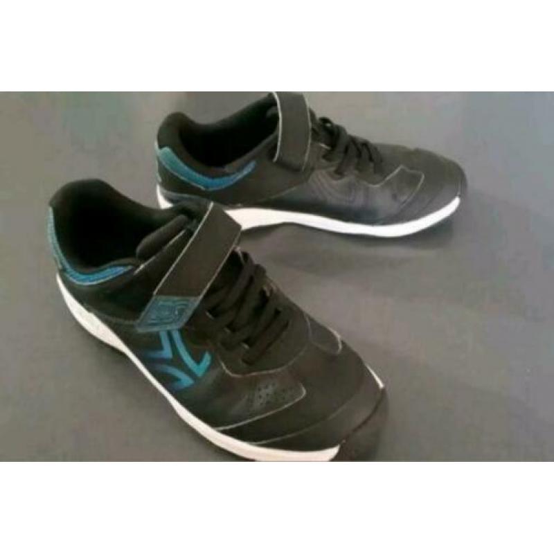 Nette gym schoenen Artengo maat 34 Zwart met blauw galaxy