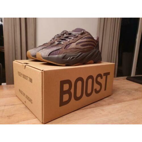 Yeezy Boost 700 V2 Geode 38EU/5.5US Deadstock