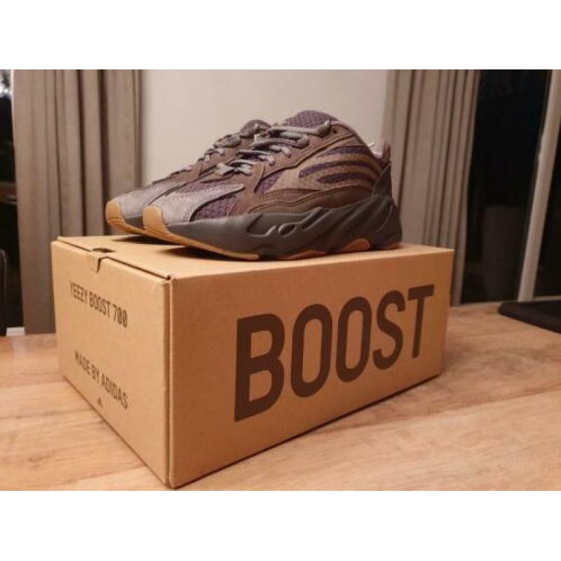 Yeezy Boost 700 V2 Geode 38EU/5.5US Deadstock